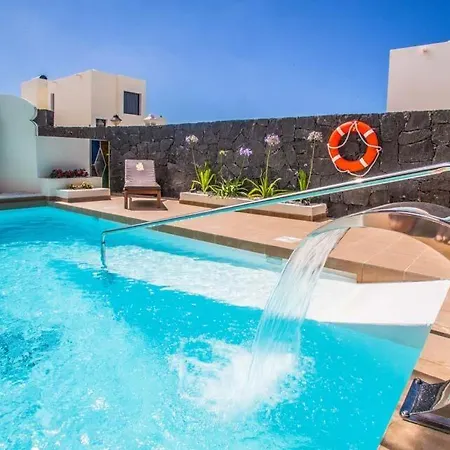 Villa Playa Blanca Sleeps 10 Pool Air Con Wifi Playa Blanca (Lanzarote)
