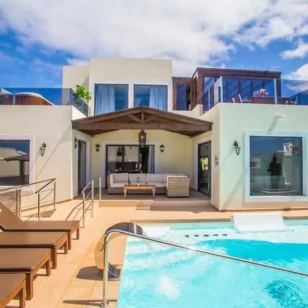 Playa Blanca Sleeps 10 Pool Air Con Wifi Villa *